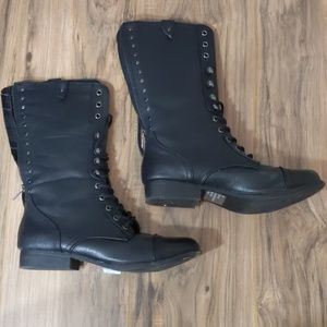 Maurice's lace up combat boot